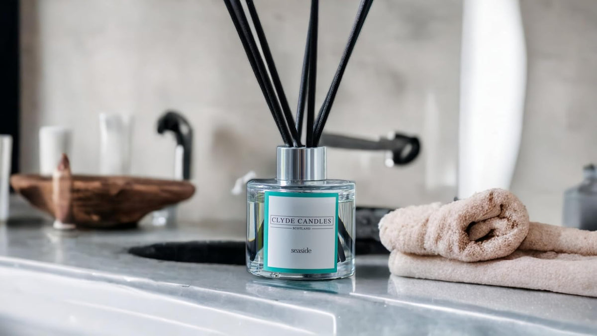 Seaside Reed Diffuser - , Luxury Diffuser Oil with a Set of 7 Fibre Sticks, 100Ml, Best Aroma Scent for Home, Kitchen, Living Room, Bathroom. Fragrance Diffusers Set with Sticks