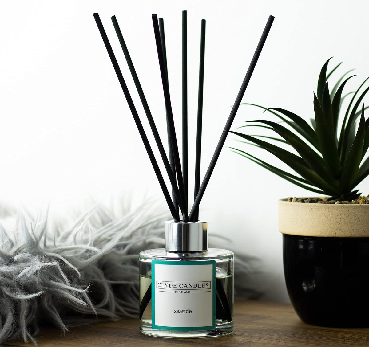 Seaside Reed Diffuser - , Luxury Diffuser Oil with a Set of 7 Fibre Sticks, 100Ml, Best Aroma Scent for Home, Kitchen, Living Room, Bathroom. Fragrance Diffusers Set with Sticks